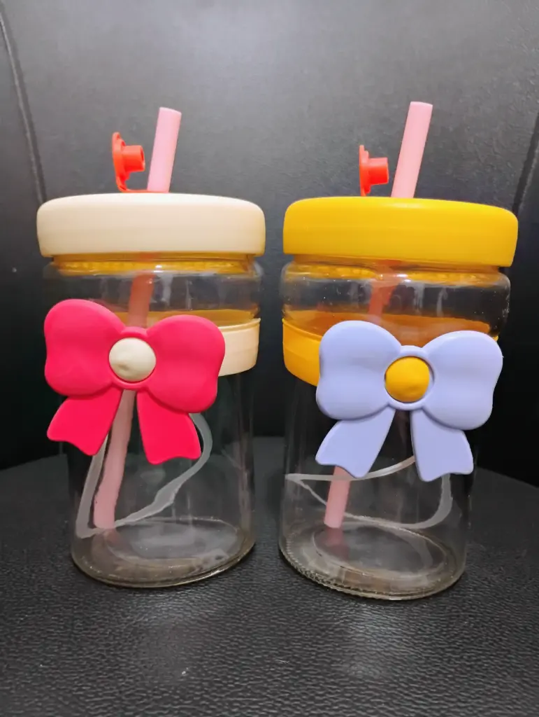 [R0447] Glass Bottle With Bow Shape Strip Cover 